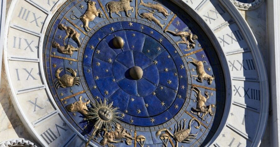 Ontmoet Lea Manders, zij geeft een online cursus Astrologie op Soofos